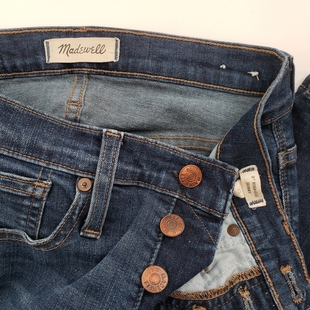 Madewell 9" Mid-Rise Skinny Jeans in Hayes Wash: Button-Front Edition, - Picture 7 of 11